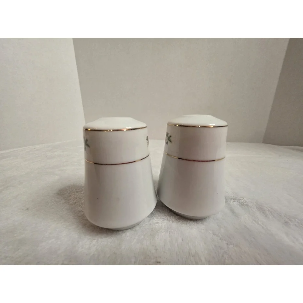 White Salt and‎ Pepper Shakers Shaker Set with Berries and Leafs ~ Gold Trim
